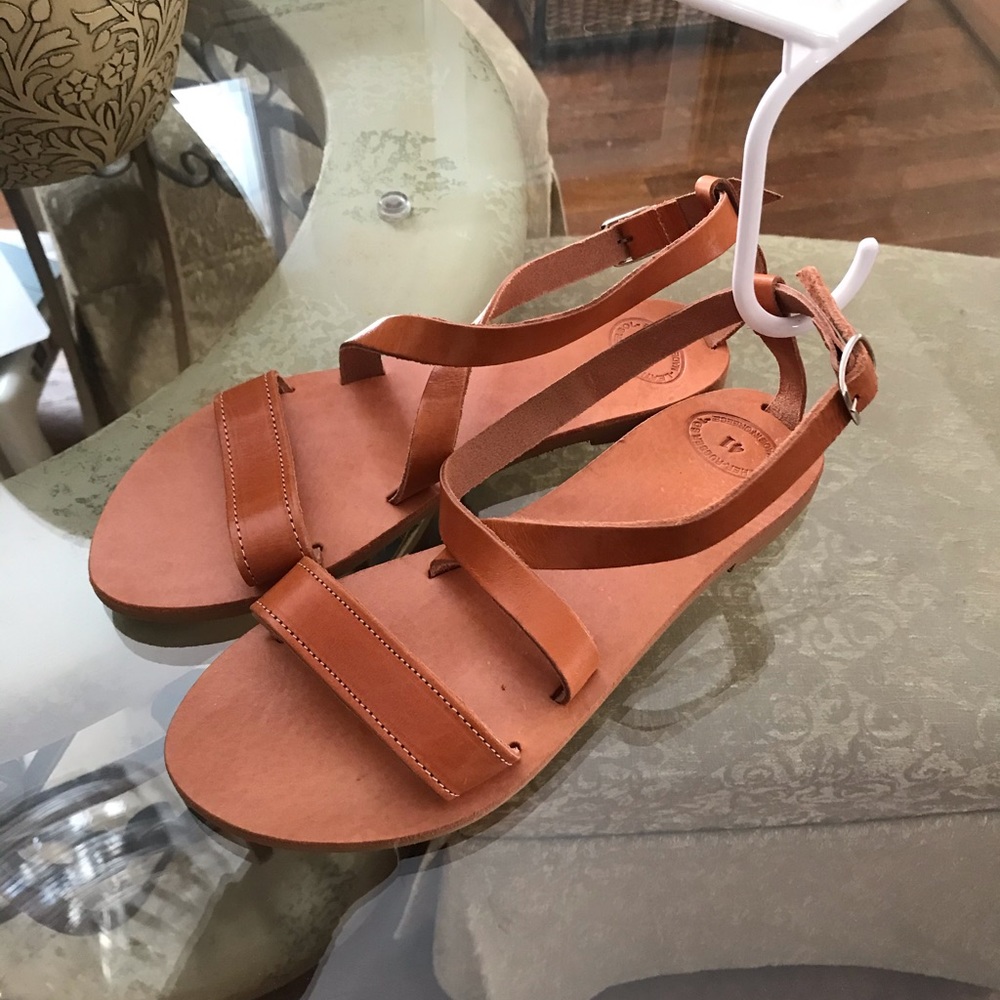 NWOT Román Sandals Genuine Leather Made in Greece.